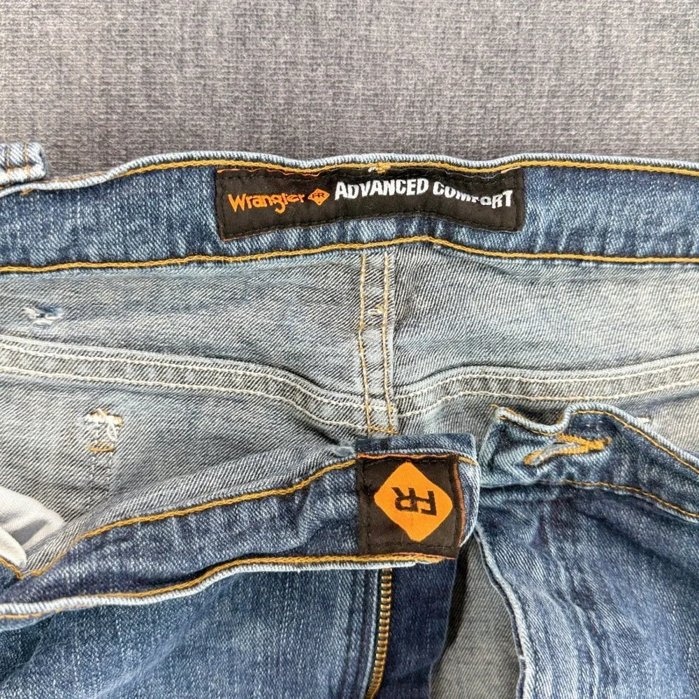 Wrangler FR Jeans Mens 42x34 Blue Cotton Blend Regular Flame Resistant Workwear